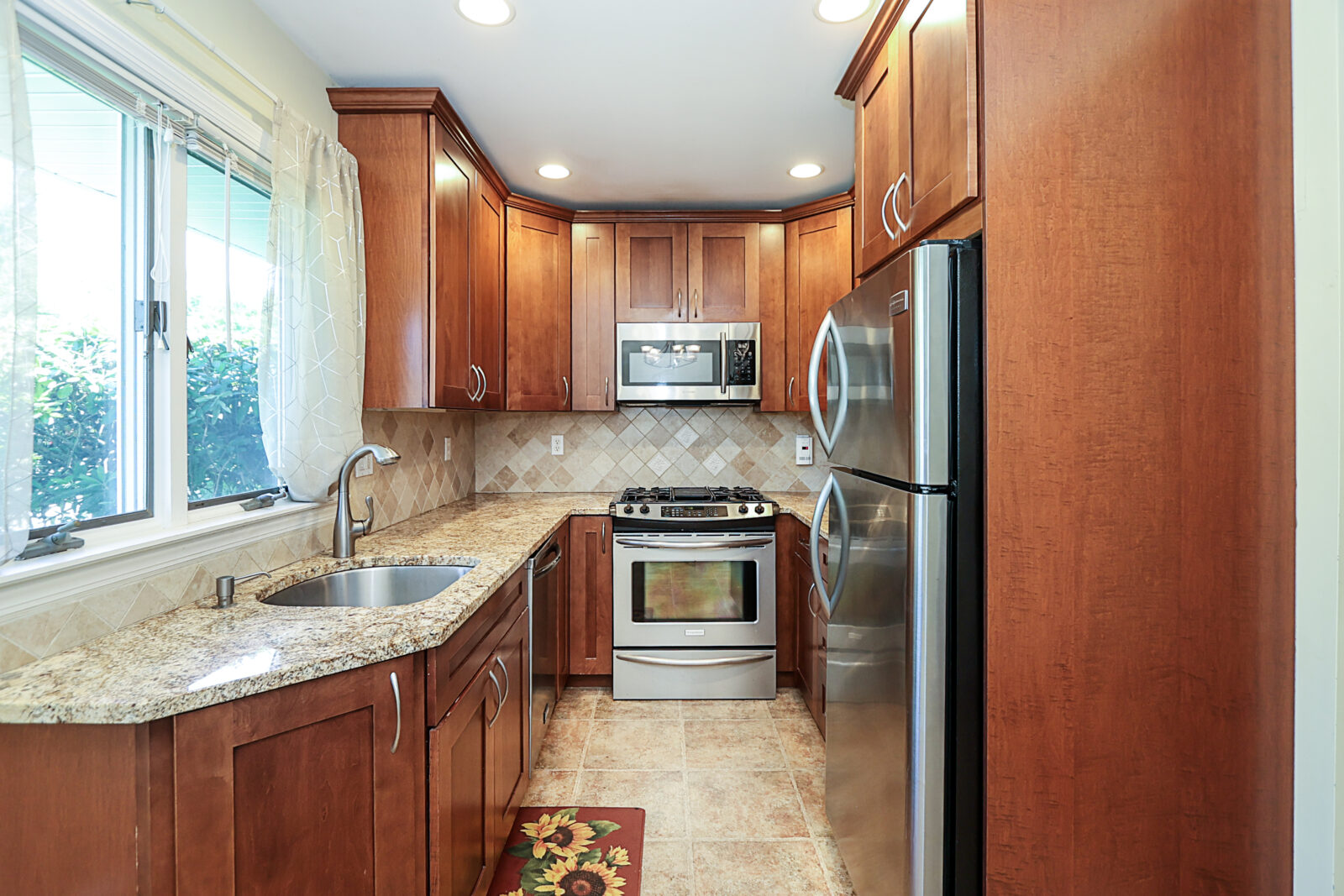 12 Ronan Rd, Glen Cove 14 12 Ronan Rd, Glen Cove 14