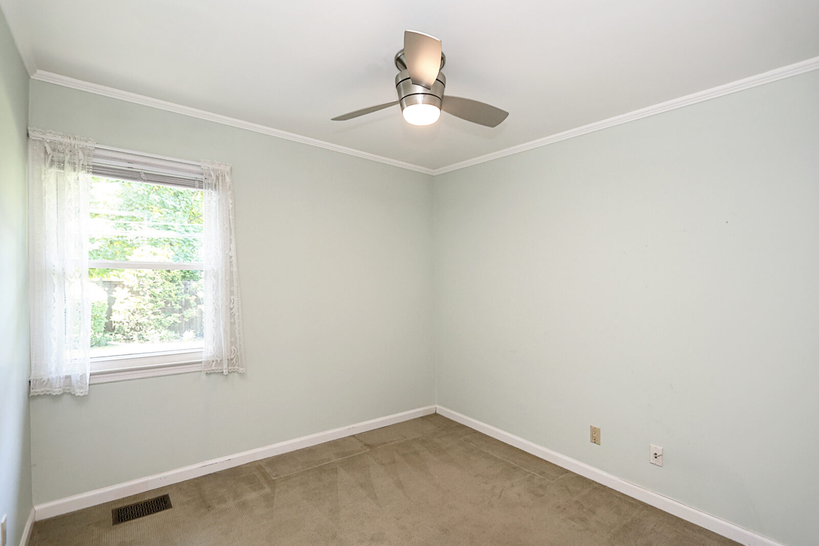 12 Ronan Rd, Glen Cove 19 12 Ronan Rd, Glen Cove 19