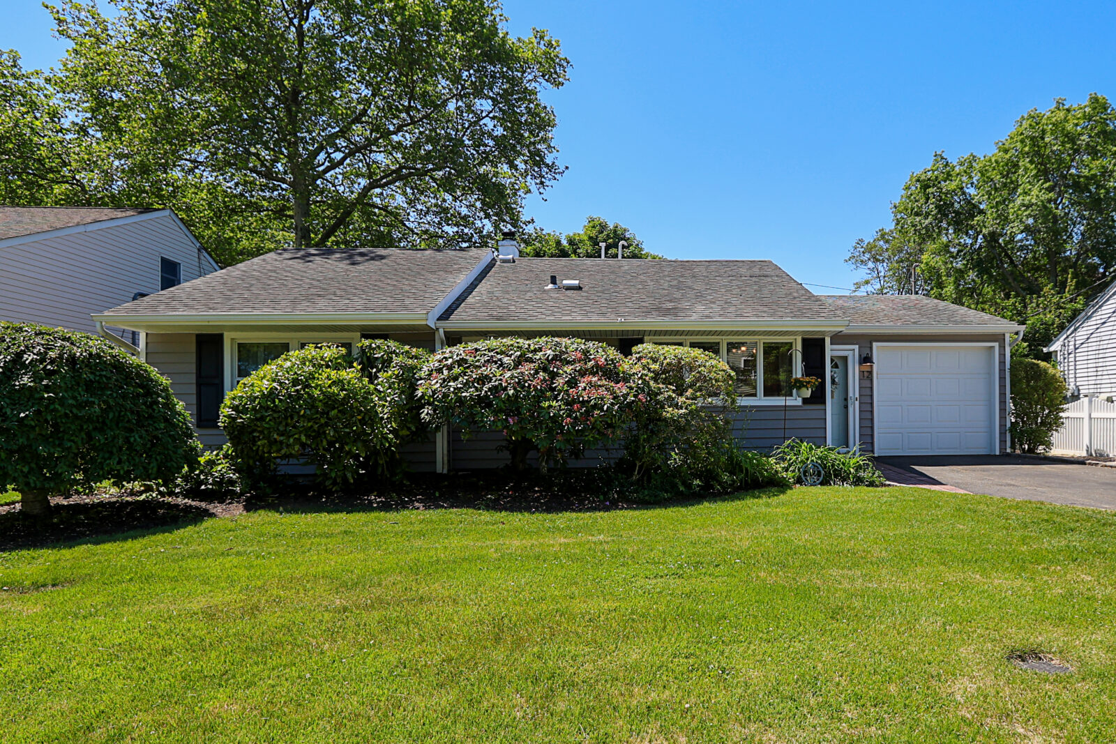 12 Ronan Rd, Glen Cove 2 12 Ronan Rd, Glen Cove 2