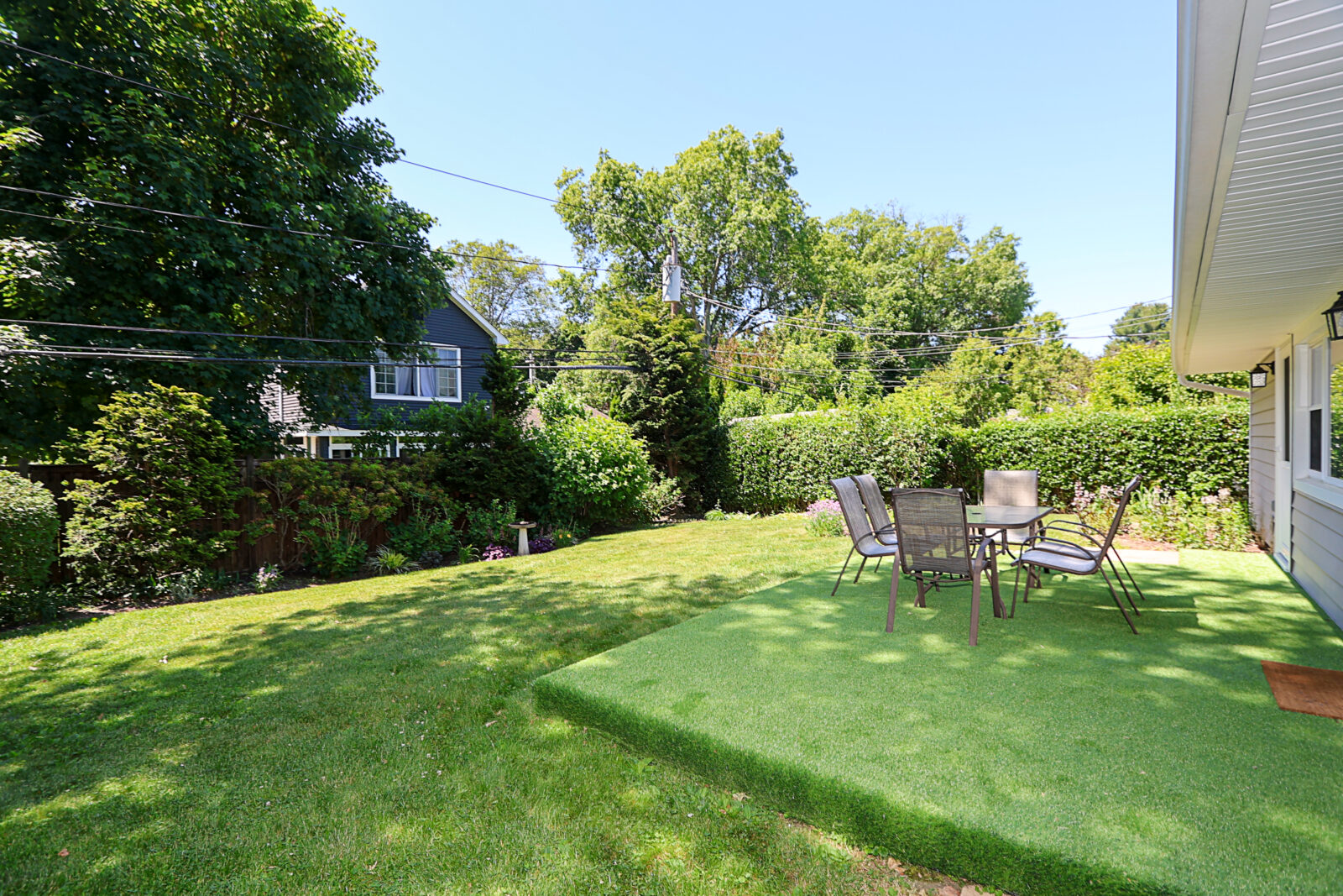 12 Ronan Rd, Glen Cove 25