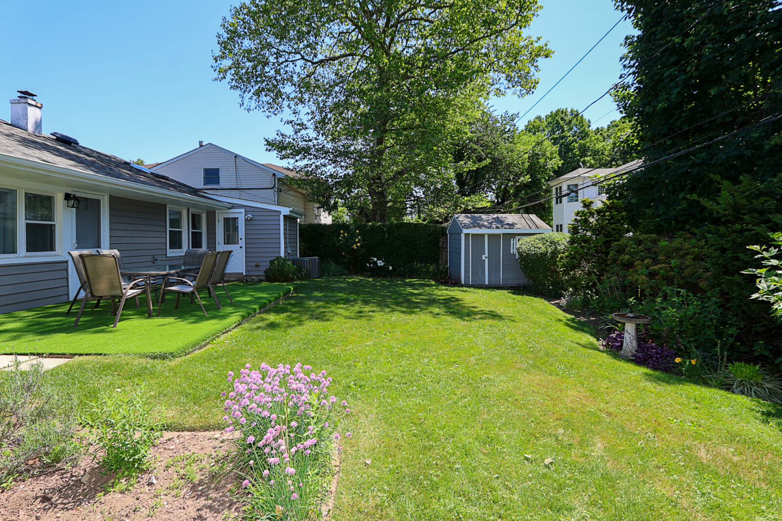 12 Ronan Rd, Glen Cove 30