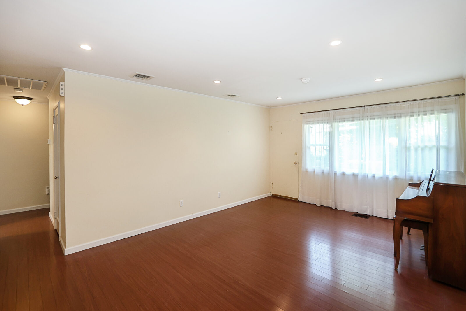 12 Ronan Rd, Glen Cove 5 12 Ronan Rd, Glen Cove 5